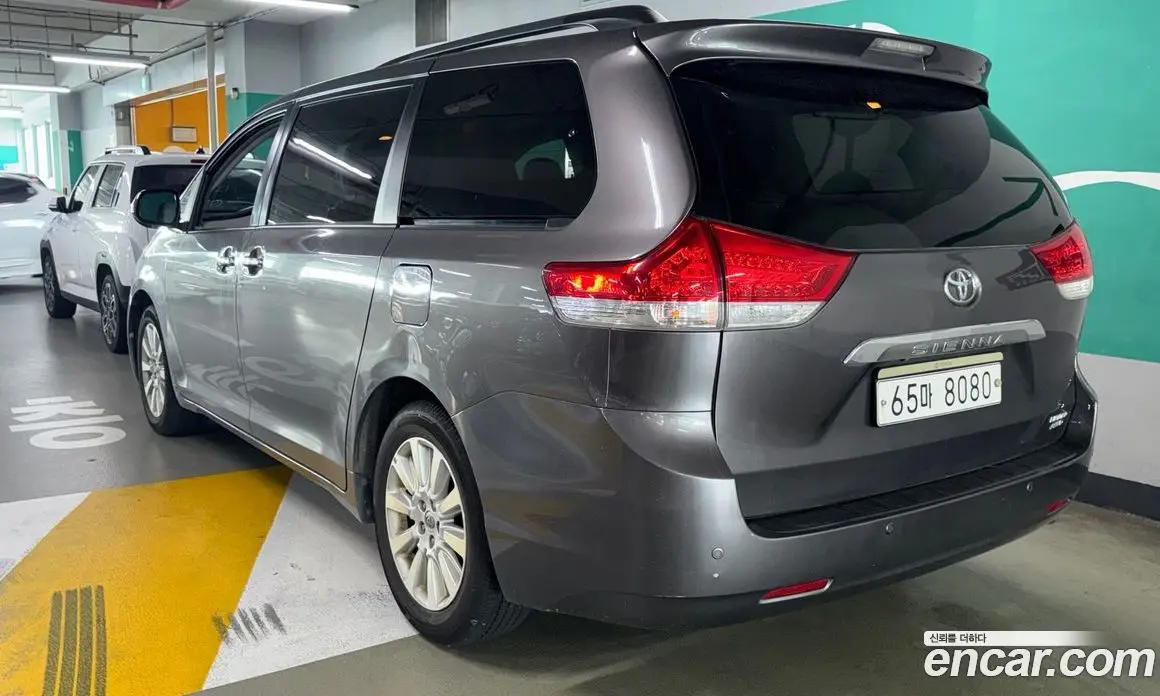 Toyota Sienna 2014 3.5 автомат (гидро), фото 4 Toyota Sienna 2014 3.5 автомат (гидро), фото 4