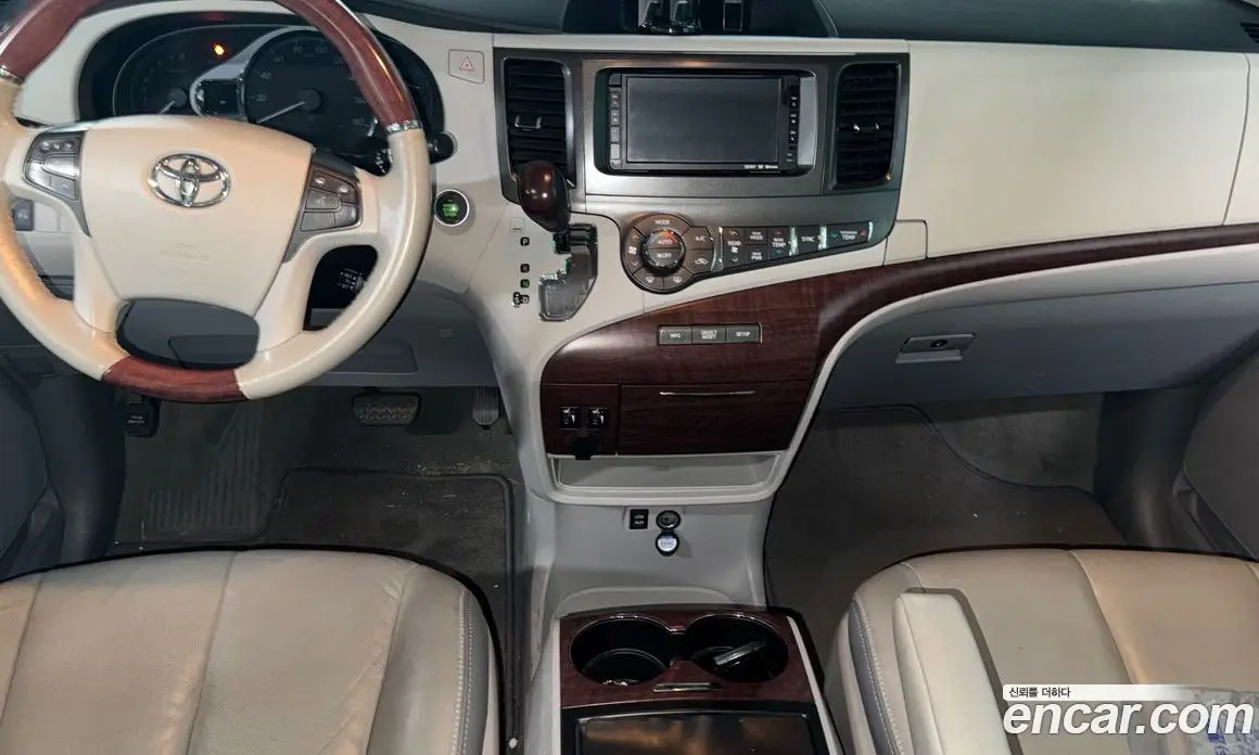 Toyota Sienna 2014 3.5 автомат (гидро), фото 5 Toyota Sienna 2014 3.5 автомат (гидро), фото 5
