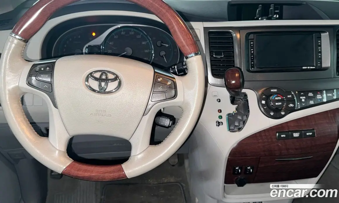 Toyota Sienna 2014 3.5 автомат (гидро), фото 7 Toyota Sienna 2014 3.5 автомат (гидро), фото 7