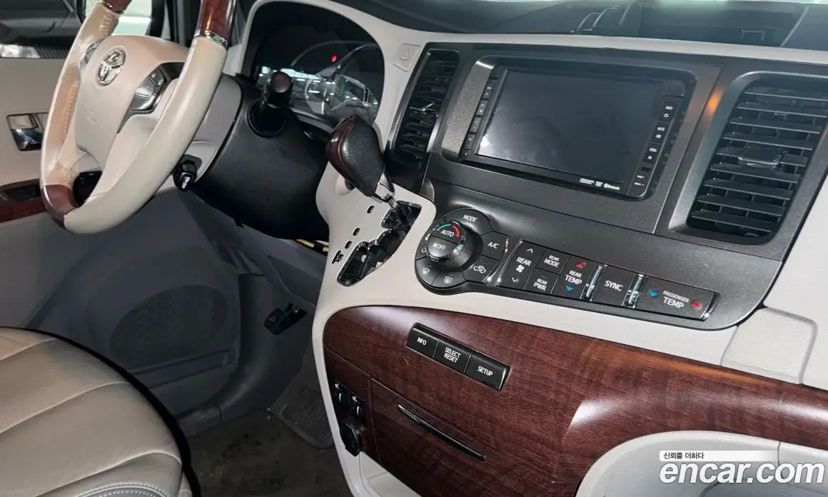 Toyota Sienna 2014 3.5 автомат (гидро), фото 8 Toyota Sienna 2014 3.5 автомат (гидро), фото 8
