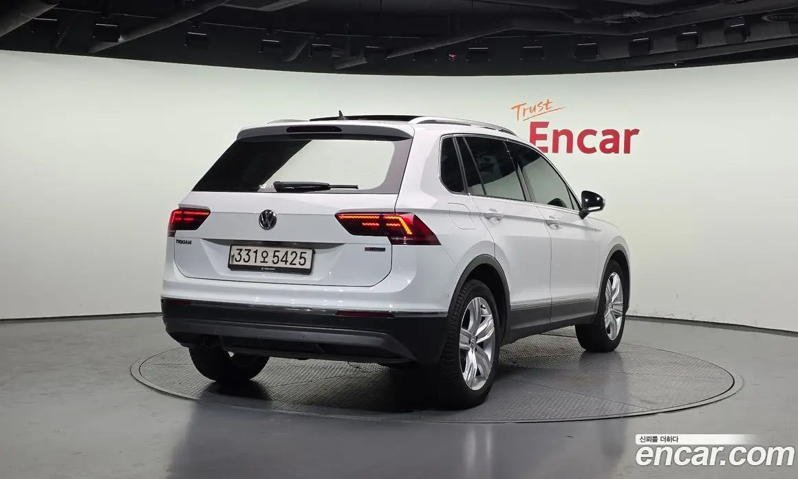 Volkswagen Tiguan 2020 2.0 автомат (гидро), фото 2 Volkswagen Tiguan 2020 2.0 автомат (гидро), фото 2