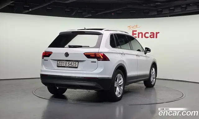 Volkswagen Tiguan 2020 2.0 автомат (гидро), миниатюра 2 Volkswagen Tiguan 2020 2.0 автомат (гидро), миниатюра 2