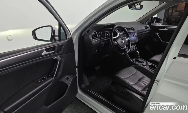 Volkswagen Tiguan 2020 2.0 автомат (гидро), миниатюра 11 Volkswagen Tiguan 2020 2.0 автомат (гидро), миниатюра 11