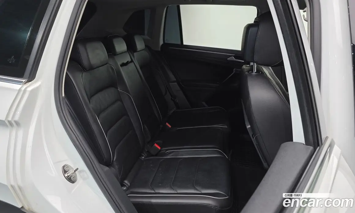 Volkswagen Tiguan 2020 2.0 автомат (гидро), фото 12 Volkswagen Tiguan 2020 2.0 автомат (гидро), фото 12