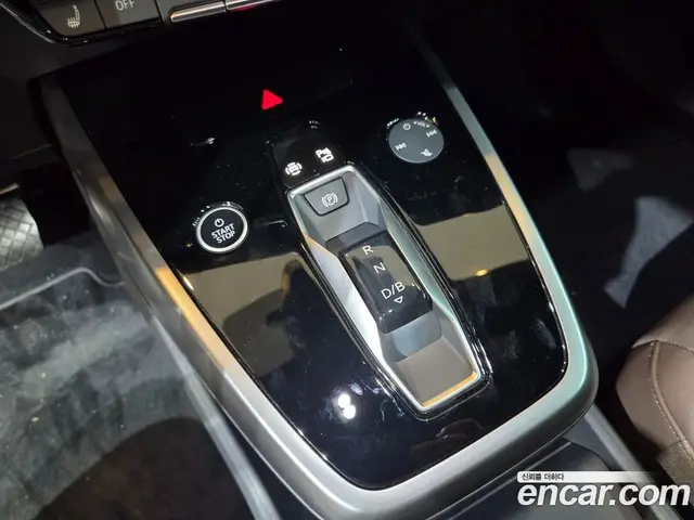 Audi Q4 e-tron 2023 0.2 автомат (гидро), миниатюра 9
