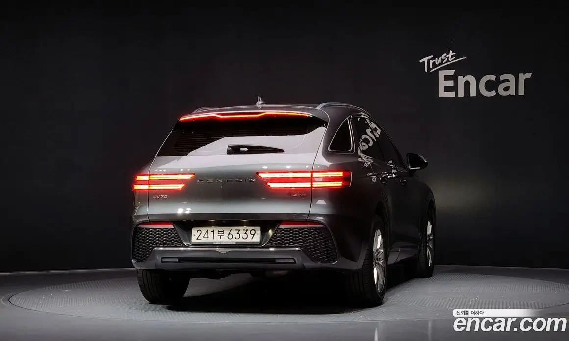 Genesis GV70 2021 2.2 автомат (гидро), фото 4 Genesis GV70 2021 2.2 автомат (гидро), фото 4