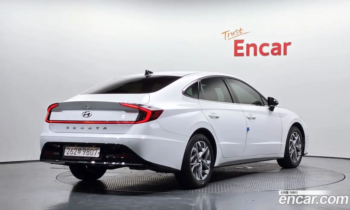 Hyundai Sonata 2022 2.0 автомат (гидро), фото 2