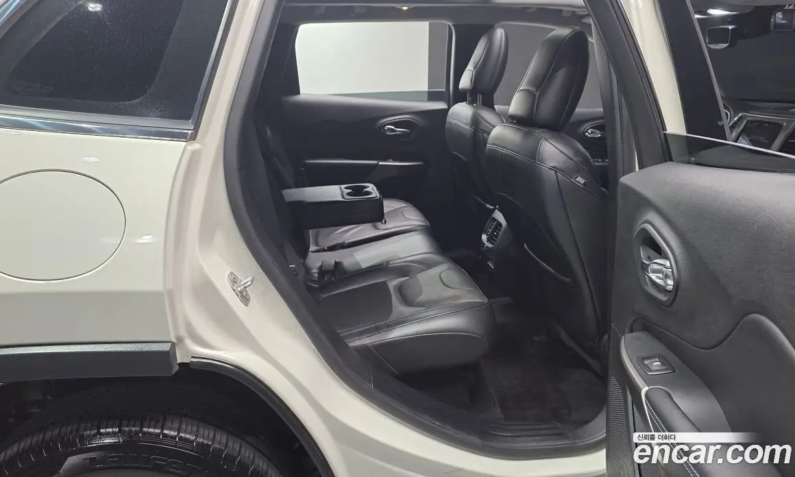 Jeep Cherokee 2019 2.4 автомат (гидро), фото 12 Jeep Cherokee 2019 2.4 автомат (гидро), фото 12