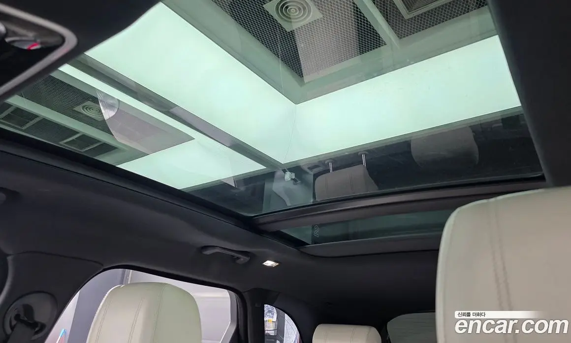 Land Rover Range Rover Velar 2017 3.0 автомат (гидро), фото 18 Land Rover Range Rover Velar 2017 3.0 автомат (гидро), фото 18