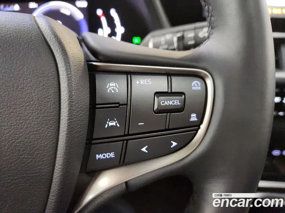 Lexus UX 2025 2.0 автомат (вариатор), фото 14 Lexus UX 2025 2.0 автомат (вариатор), фото 14