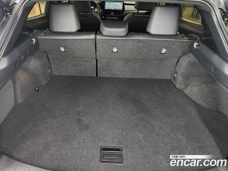 Lexus UX 2025 2.0 автомат (вариатор), фото 19 Lexus UX 2025 2.0 автомат (вариатор), фото 19