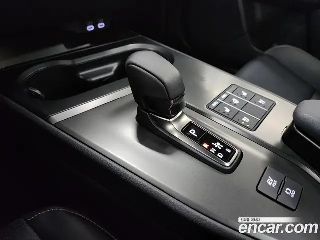 Lexus UX 2025 2.0 автомат (вариатор), миниатюра 9 Lexus UX 2025 2.0 автомат (вариатор), миниатюра 9