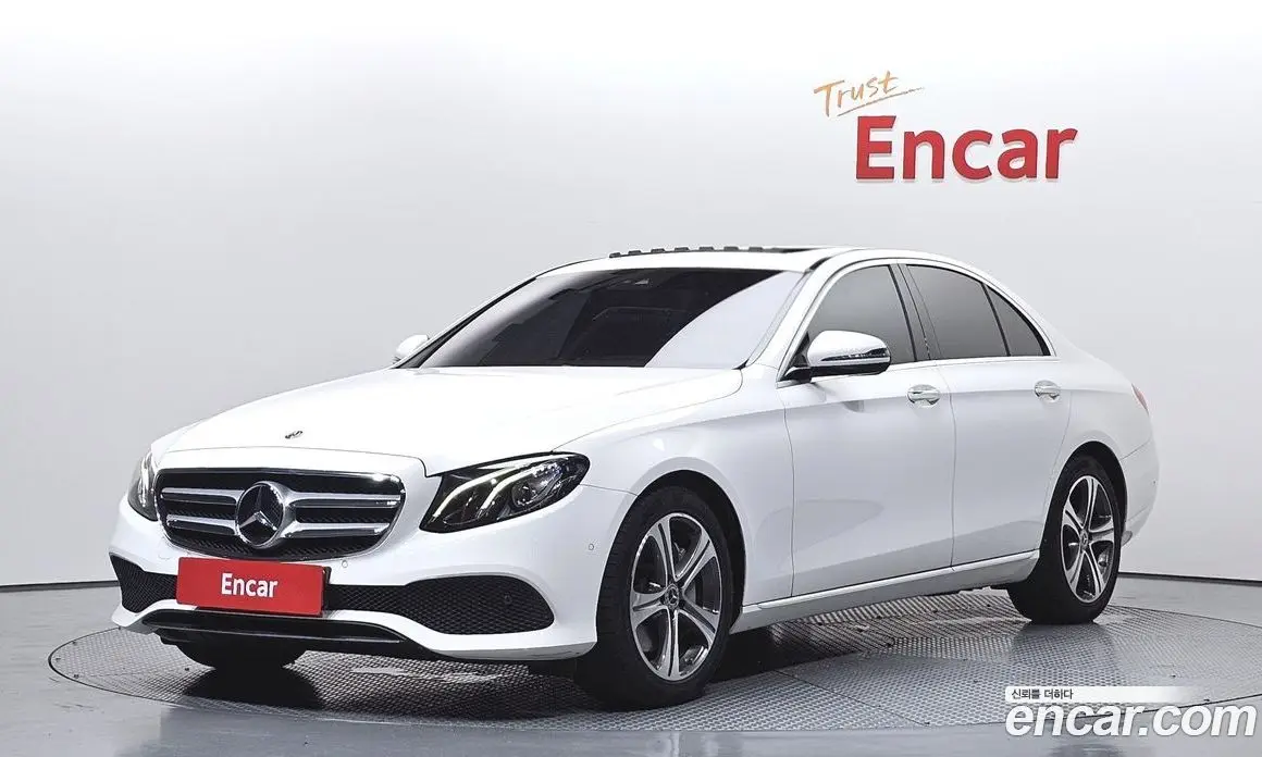 Mercedes-Benz E-Class 2018 2.0 автомат (гидро), фото 1