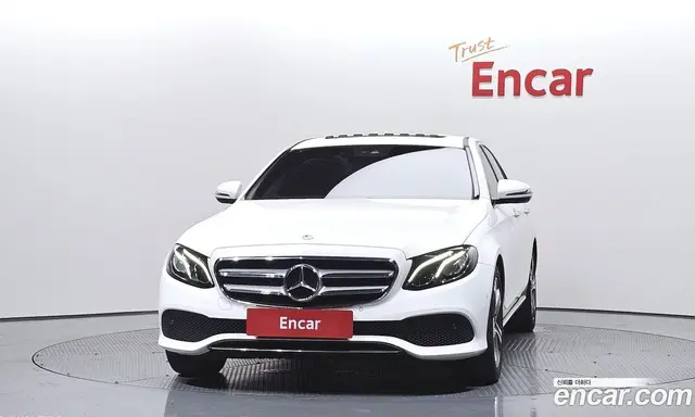 Mercedes-Benz E-Class 2018 2.0 автомат (гидро), миниатюра 3