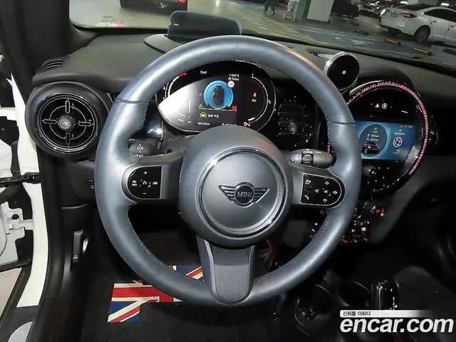 Mini Cooper Convertible 2024 1.5 автомат (гидро), миниатюра 11 Mini Cooper Convertible 2024 1.5 автомат (гидро), миниатюра 11