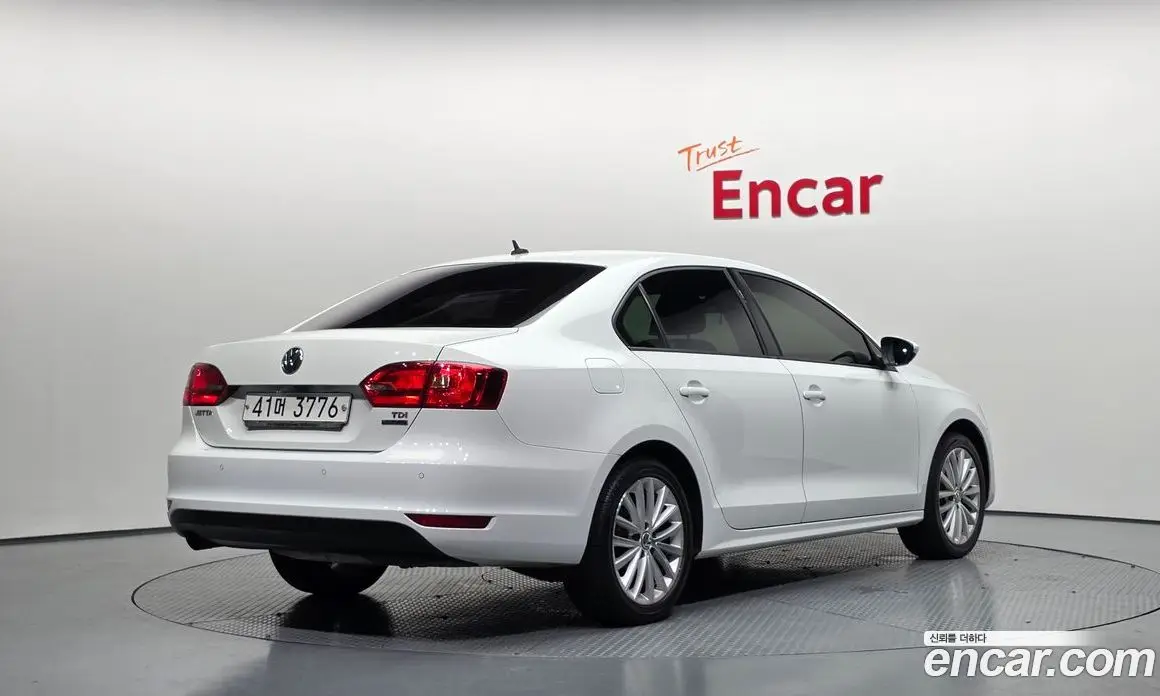 Volkswagen Jetta 2014 1.6 автомат (гидро), фото 2 Volkswagen Jetta 2014 1.6 автомат (гидро), фото 2