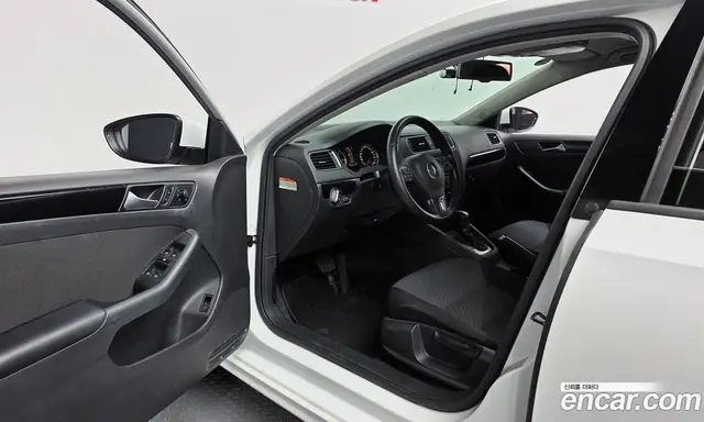 Volkswagen Jetta 2014 1.6 автомат (гидро), миниатюра 10 Volkswagen Jetta 2014 1.6 автомат (гидро), миниатюра 10