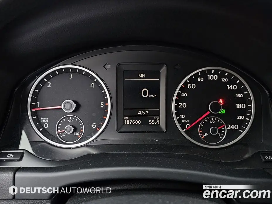 Volkswagen Tiguan 2012 2.0 автомат (гидро), фото 8 Volkswagen Tiguan 2012 2.0 автомат (гидро), фото 8