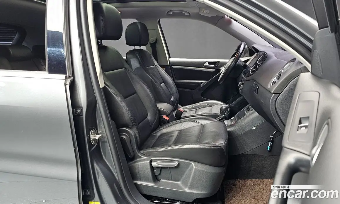 Volkswagen Tiguan 2014 2.0 автомат (гидро), фото 11
