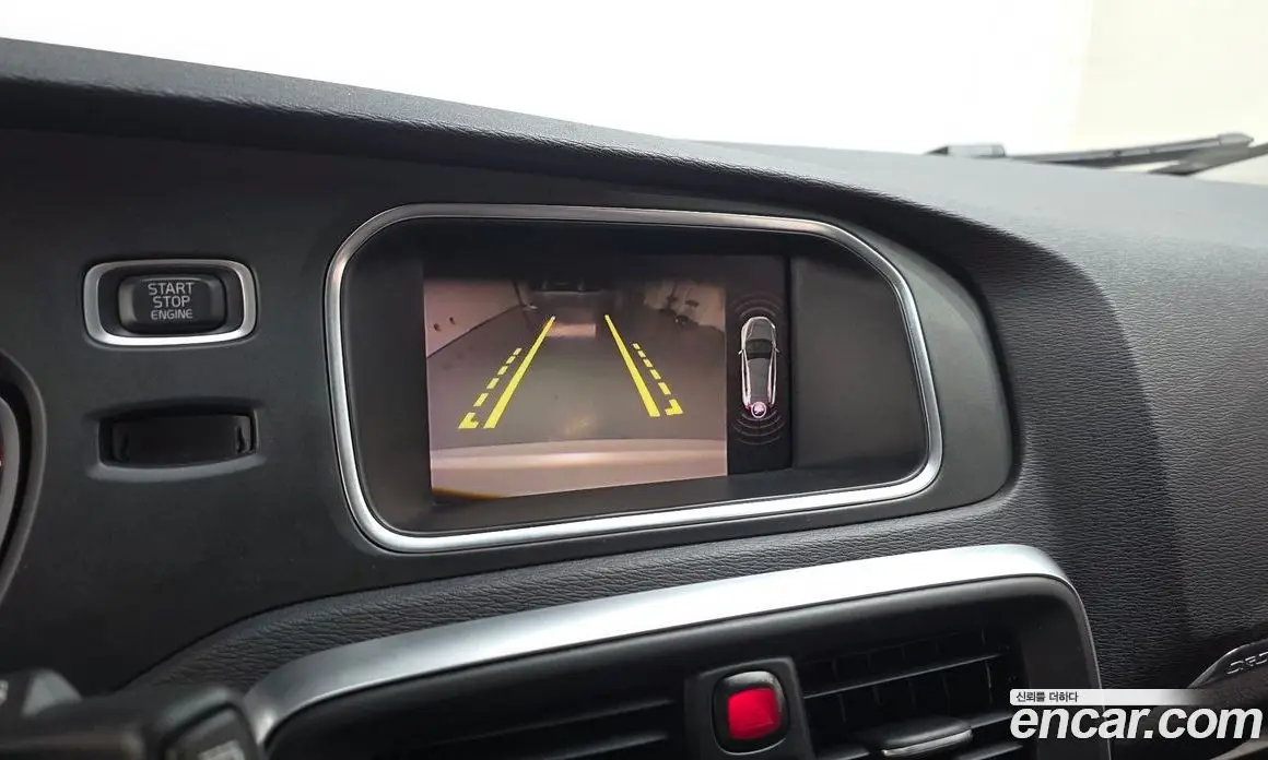 Volvo V40 2019 2.0 автомат (гидро), фото 14 Volvo V40 2019 2.0 автомат (гидро), фото 14