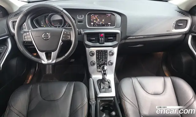 Volvo V40 2019 2.0 автомат (гидро), миниатюра 7 Volvo V40 2019 2.0 автомат (гидро), миниатюра 7