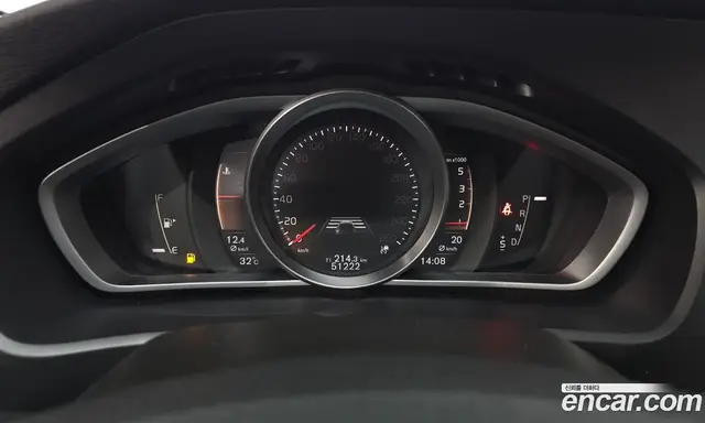 Volvo V40 2019 2.0 автомат (гидро), миниатюра 8 Volvo V40 2019 2.0 автомат (гидро), миниатюра 8