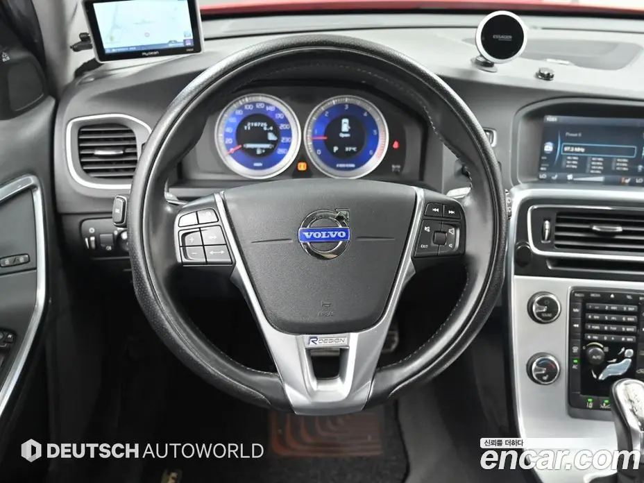 Volvo V60 2013 2.4 автомат (гидро), фото 13 Volvo V60 2013 2.4 автомат (гидро), фото 13