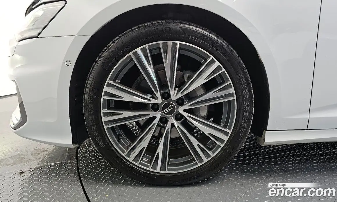 Audi A6 2022 2.0 автомат (гидро), фото 5