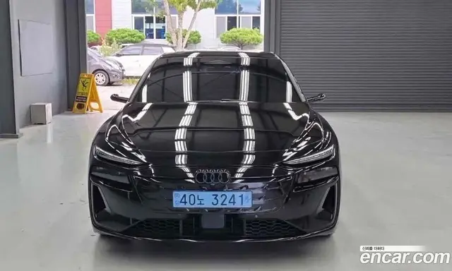 Audi A6 e-tron, 2025, 15 323 км