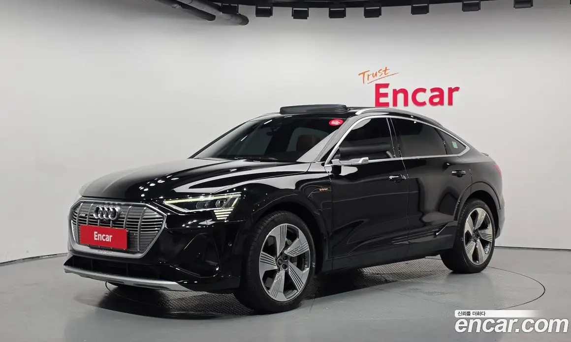 Audi e-tron 2023 0.2 автомат (гидро), фото 1 Audi e-tron 2023 0.2 автомат (гидро), фото 1