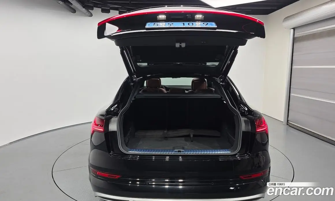 Audi e-tron 2023 0.2 автомат (гидро), фото 20 Audi e-tron 2023 0.2 автомат (гидро), фото 20