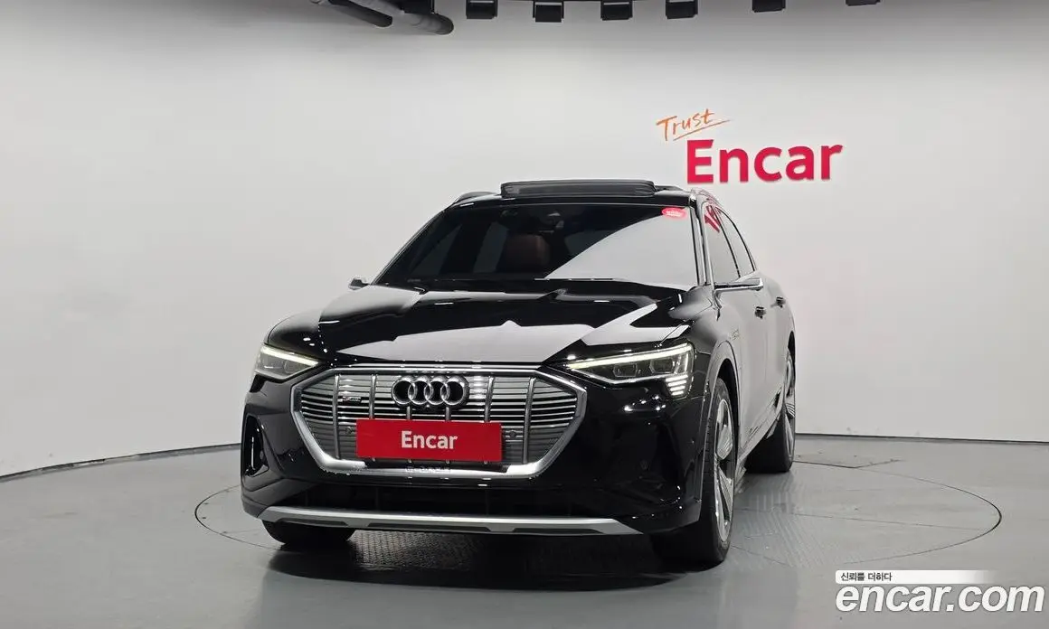 Audi e-tron 2023 0.2 автомат (гидро), фото 3 Audi e-tron 2023 0.2 автомат (гидро), фото 3