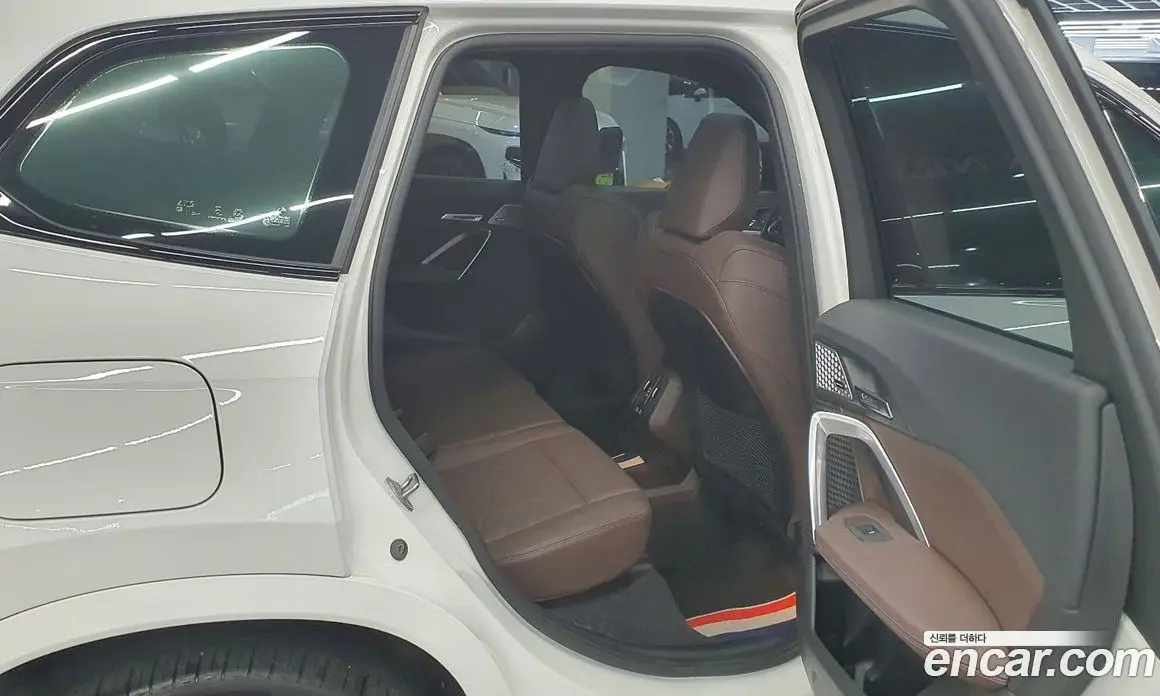 BMW X1 2024 2.0 автомат (гидро), фото 12