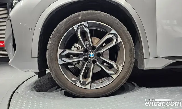 BMW X1 2024 2.0 автомат (гидро), миниатюра 5