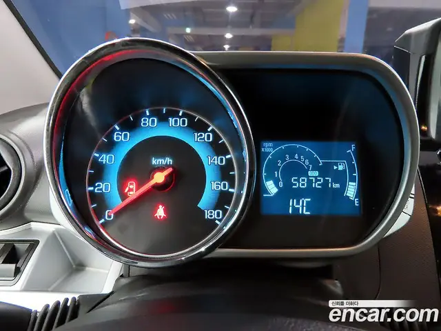 Chevrolet Spark 2013 1.0 автомат (гидро), миниатюра 11
