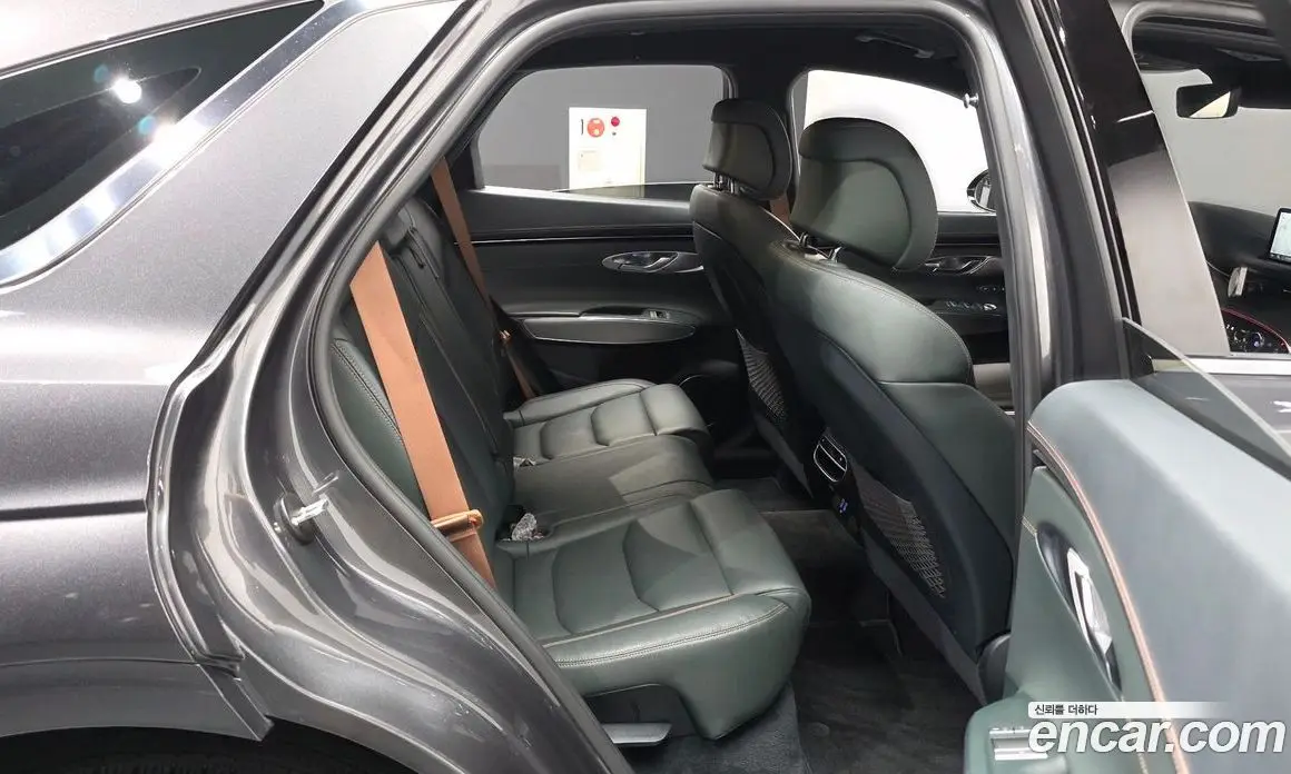 Genesis GV70 2022 2.5 автомат (гидро), фото 12 Genesis GV70 2022 2.5 автомат (гидро), фото 12