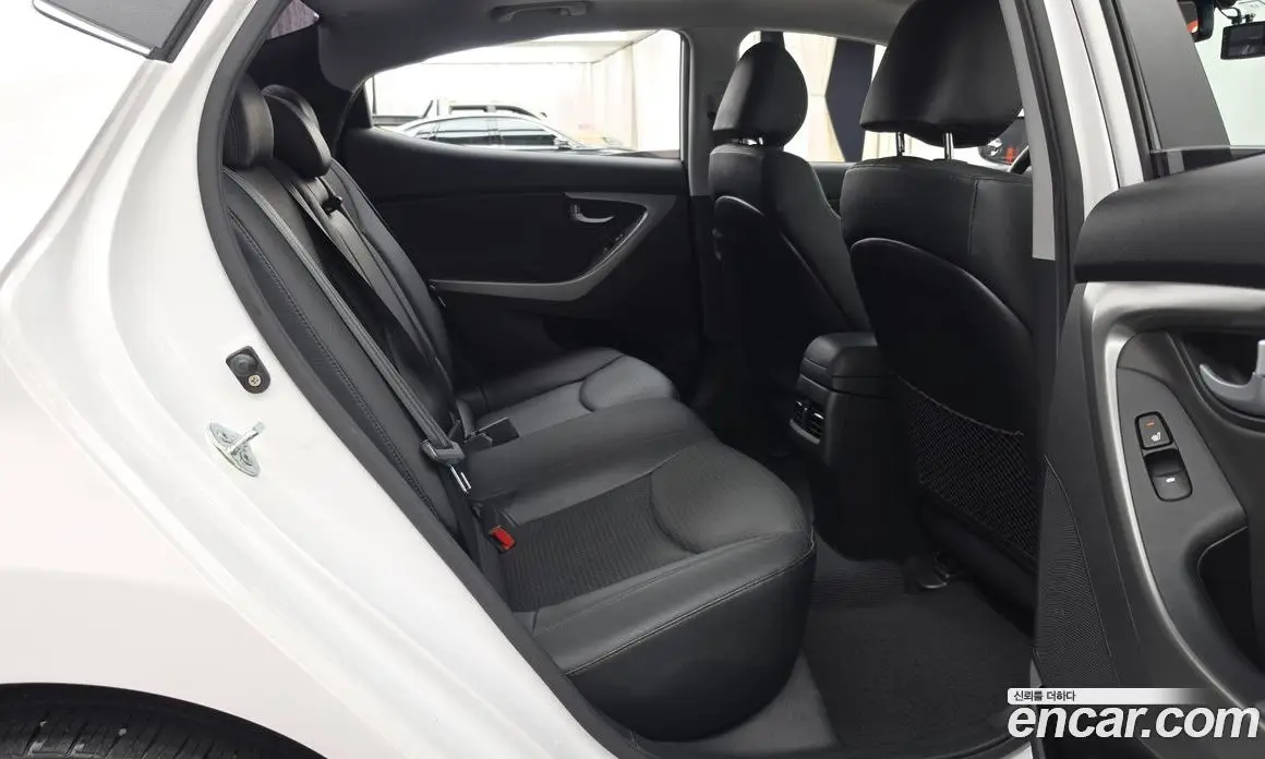 Hyundai Avante 2013 1.6 автомат (гидро), фото 12 Hyundai Avante 2013 1.6 автомат (гидро), фото 12