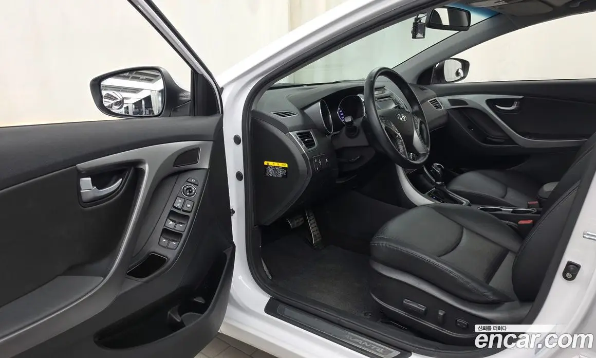 Hyundai Avante 2013 1.6 автомат (гидро), фото 10 Hyundai Avante 2013 1.6 автомат (гидро), фото 10