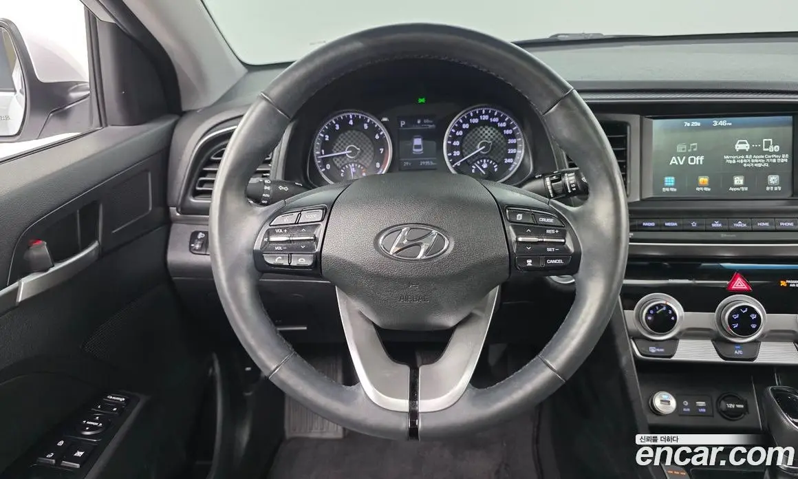 Hyundai Avante 2018 1.6 автомат (гидро), фото 13