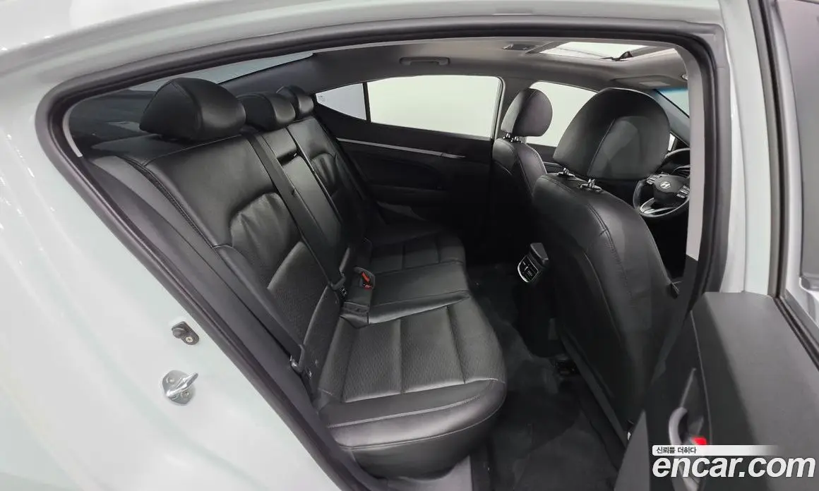 Hyundai Avante 2018 1.6 автомат (гидро), фото 19