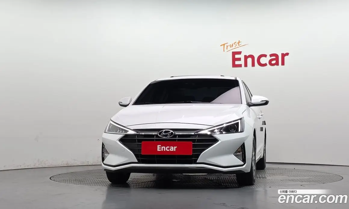 Hyundai Avante 2018 1.6 автомат (гидро), фото 3