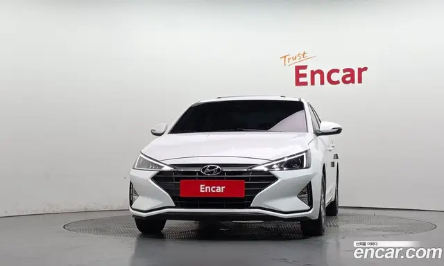 Hyundai Avante 2018 1.6 автомат (гидро), миниатюра 3