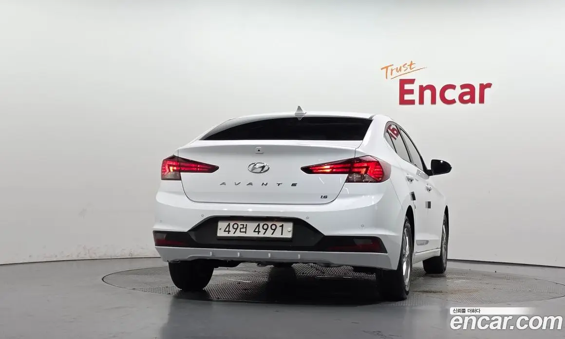 Hyundai Avante 2018 1.6 автомат (гидро), фото 4