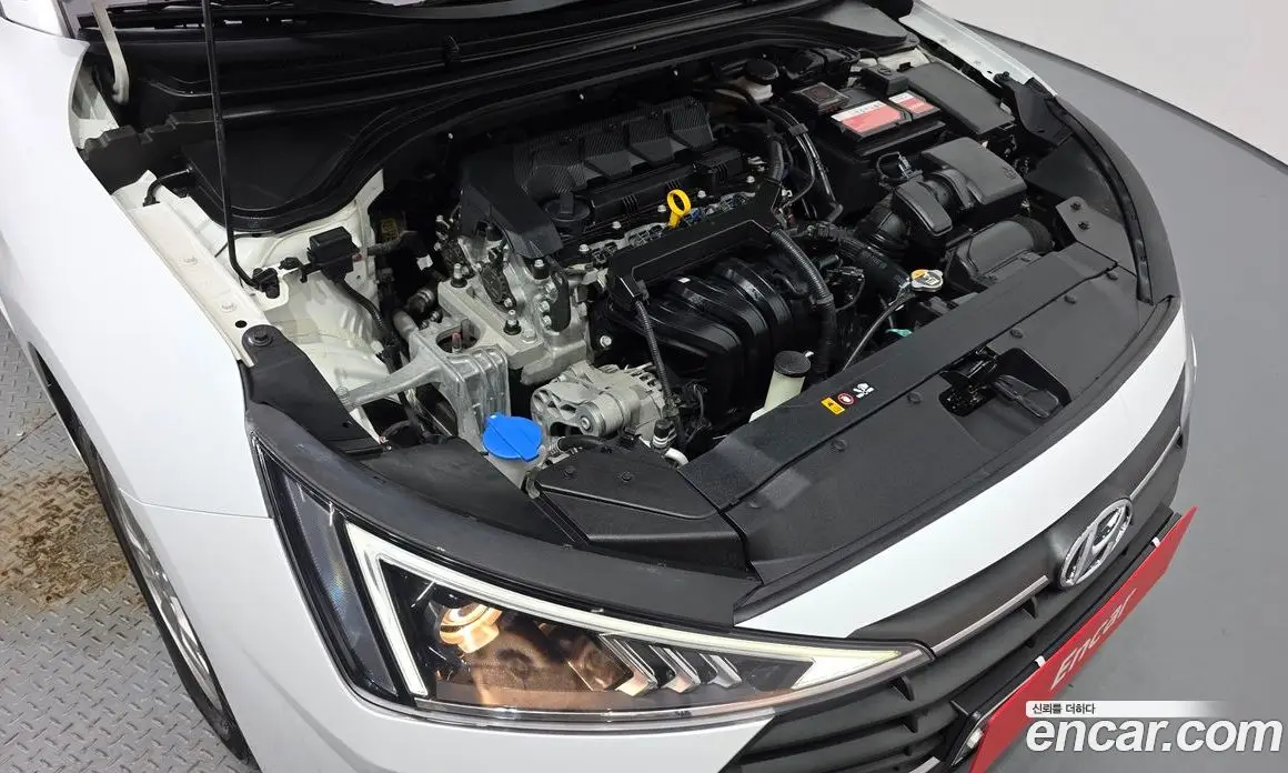 Hyundai Avante 2018 1.6 автомат (гидро), фото 6
