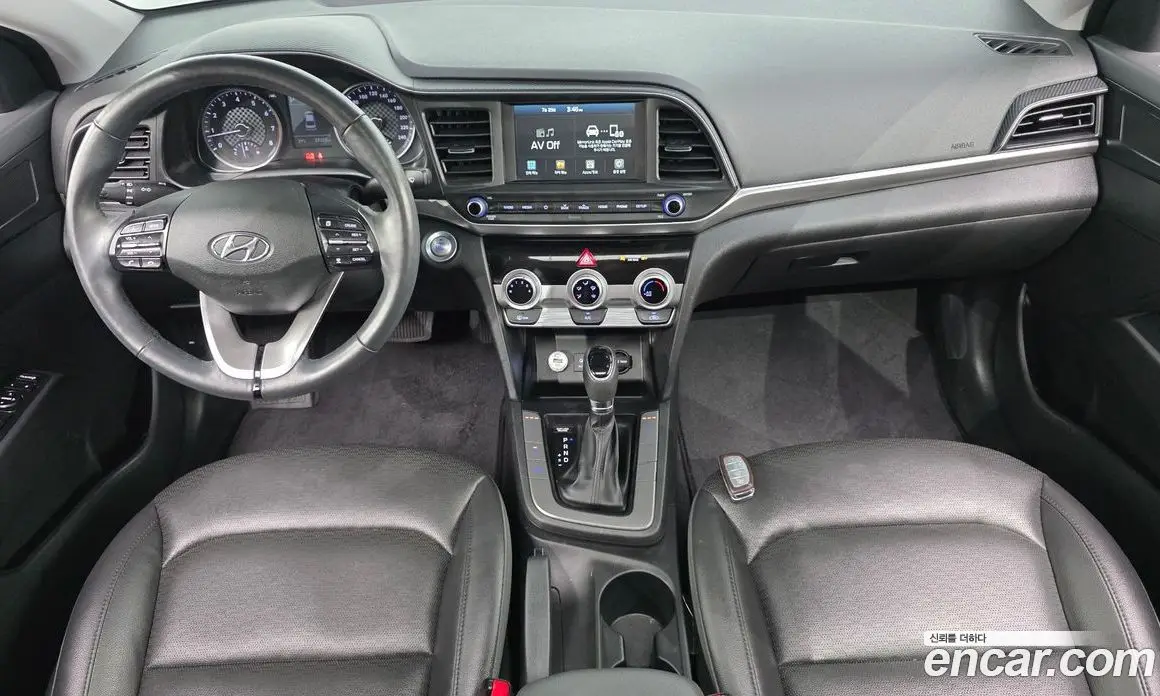 Hyundai Avante 2018 1.6 автомат (гидро), фото 7