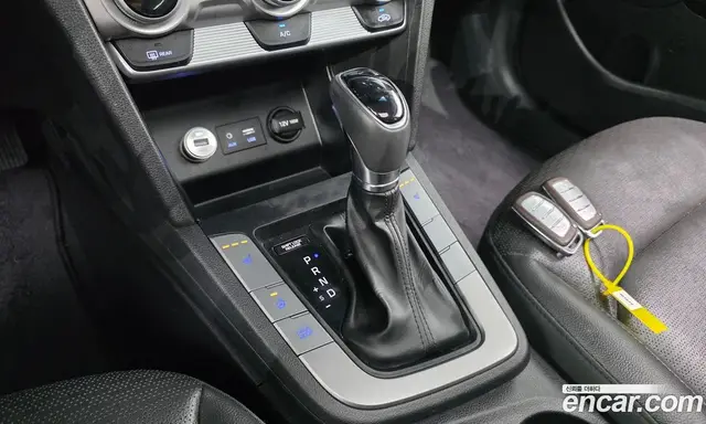 Hyundai Avante 2018 1.6 автомат (гидро), миниатюра 9