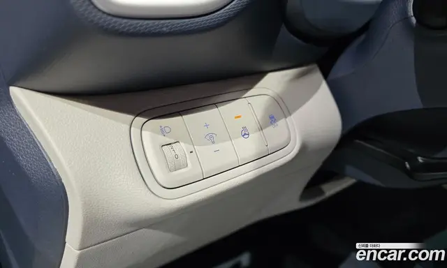 Hyundai Venue 2023 1.6 автомат (гидро), миниатюра 12