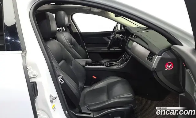 Jaguar XF 2016 2.0 автомат (гидро), миниатюра 11