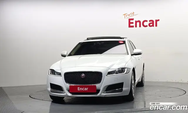 Jaguar XF 2016 2.0 автомат (гидро), миниатюра 3