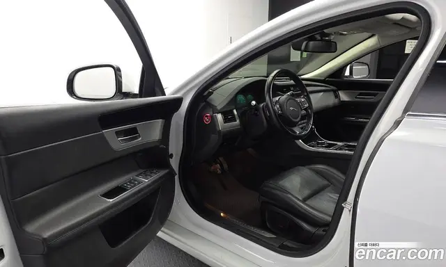 Jaguar XF 2016 2.0 автомат (гидро), миниатюра 10